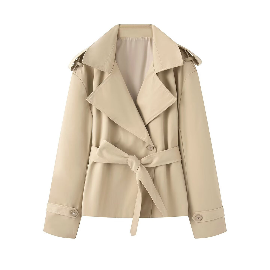 Double breasted jacket with waistband and suit collar