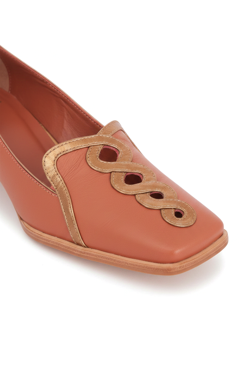 Cordía Caramel Leather Loafers – Square Toe, 4cm Wooden Block Heel