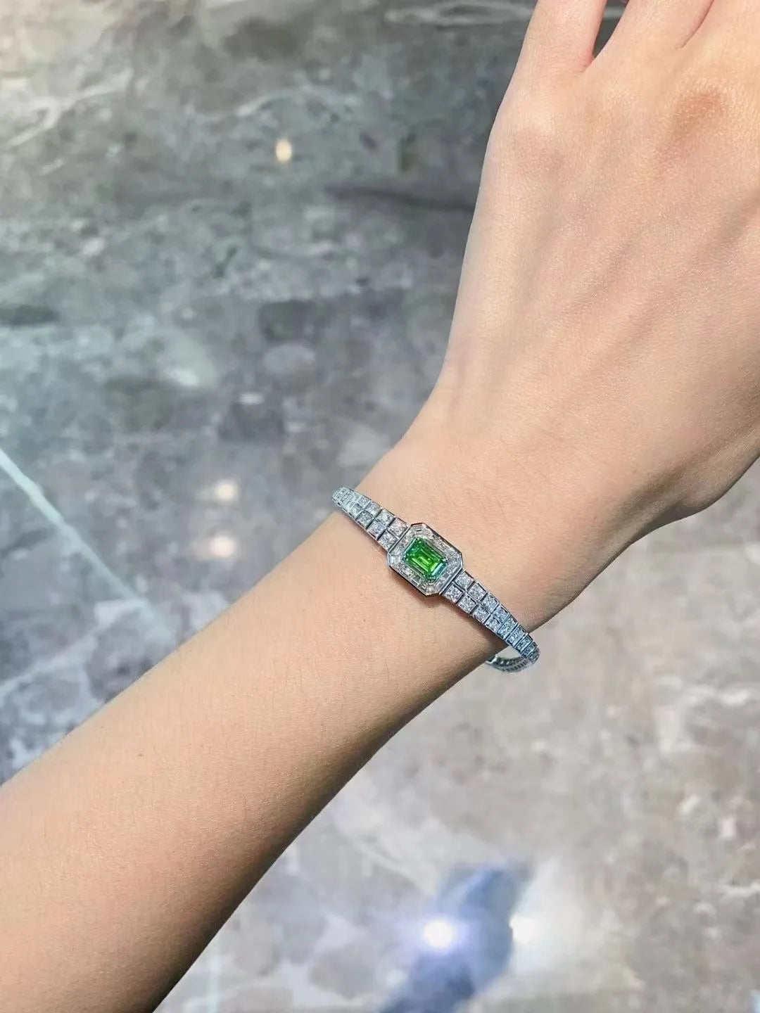 Pulsera de lujo para mujer SGARIT, elegante, de oro de 18k, con diamante natural real de talla esmeralda de 1.53ct, elegante verde, VS