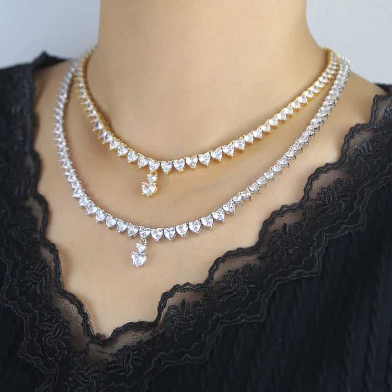 Collar de cadena con dije de corazón, baloncesto y tenis para mujer con micro pavé de circonitas