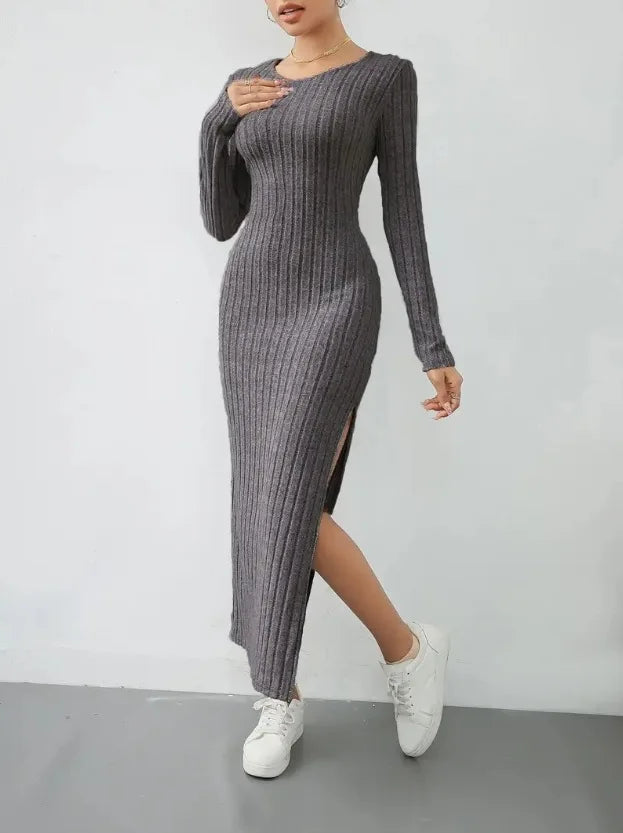 Vestido midi de punto de manga larga para otoño-invierno con abertura en el cuello