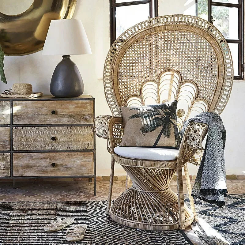 Nordic Light Luxury Rattan Dining Chair With Modern Design Solid Wood Frame Small Size for Home Hotel Restaurant Use