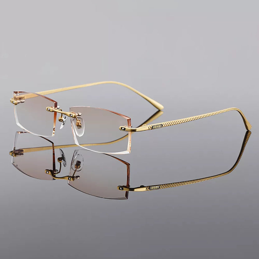 Gmei Optical Rektangulära Glasögonbågar i Gyllene Titanlegering för Herr, Diamantslipade och Kantlösa med Gradient Bruna Plano-linser Q6607