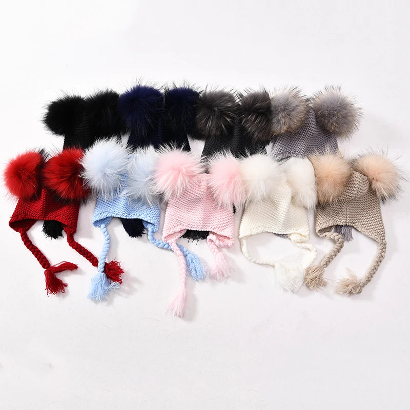 Gorro de punto con dos pompones de piel auténtica para bebés y niños, gorro de invierno con orejeras para niña y niño