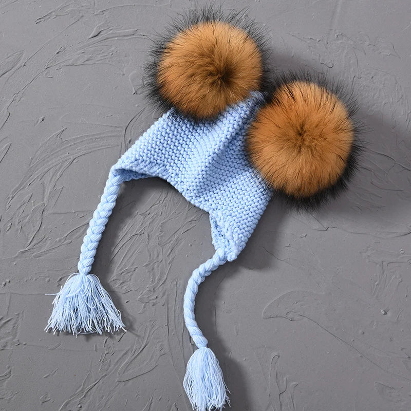 Gorro de punto con dos pompones de piel auténtica para bebés y niños, gorro de invierno con orejeras para niña y niño