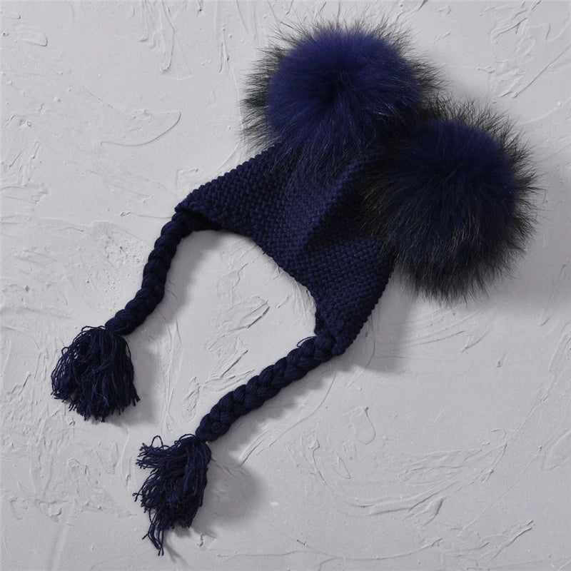 Gorro de punto con dos pompones de piel auténtica para bebés y niños, gorro de invierno con orejeras para niña y niño
