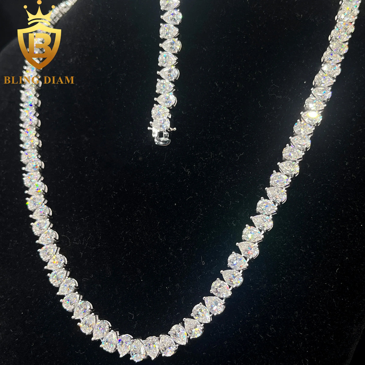 Juego de collar y pulsera de cadena de tenis Starsgem con moissanita corte pera de 5 mm