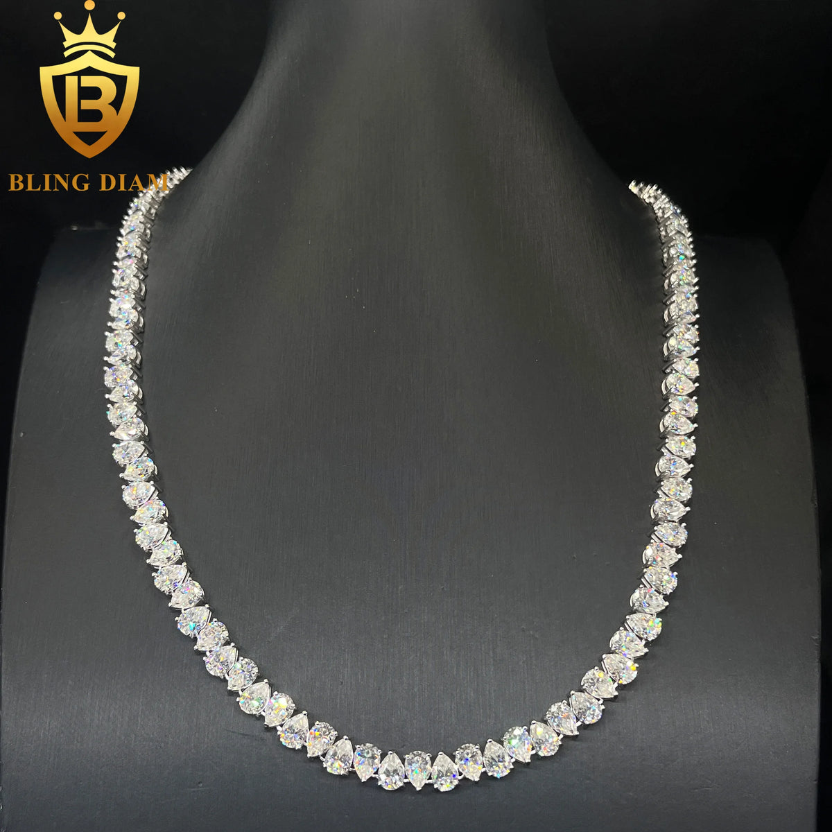 Juego de collar y pulsera de cadena de tenis Starsgem con moissanita corte pera de 5 mm