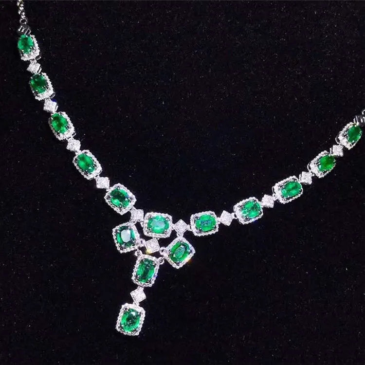 Gargantilla de joyería con piedras preciosas estilo lujoso real Sgarit, collar con colgante de esmeralda natural verde intenso de 3.64 quilates en oro de 18K