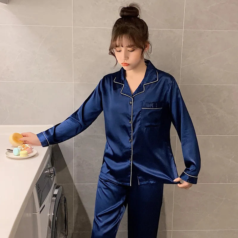 Conjunto de pijama de satén de seda de color sólido para parejas con botones largos