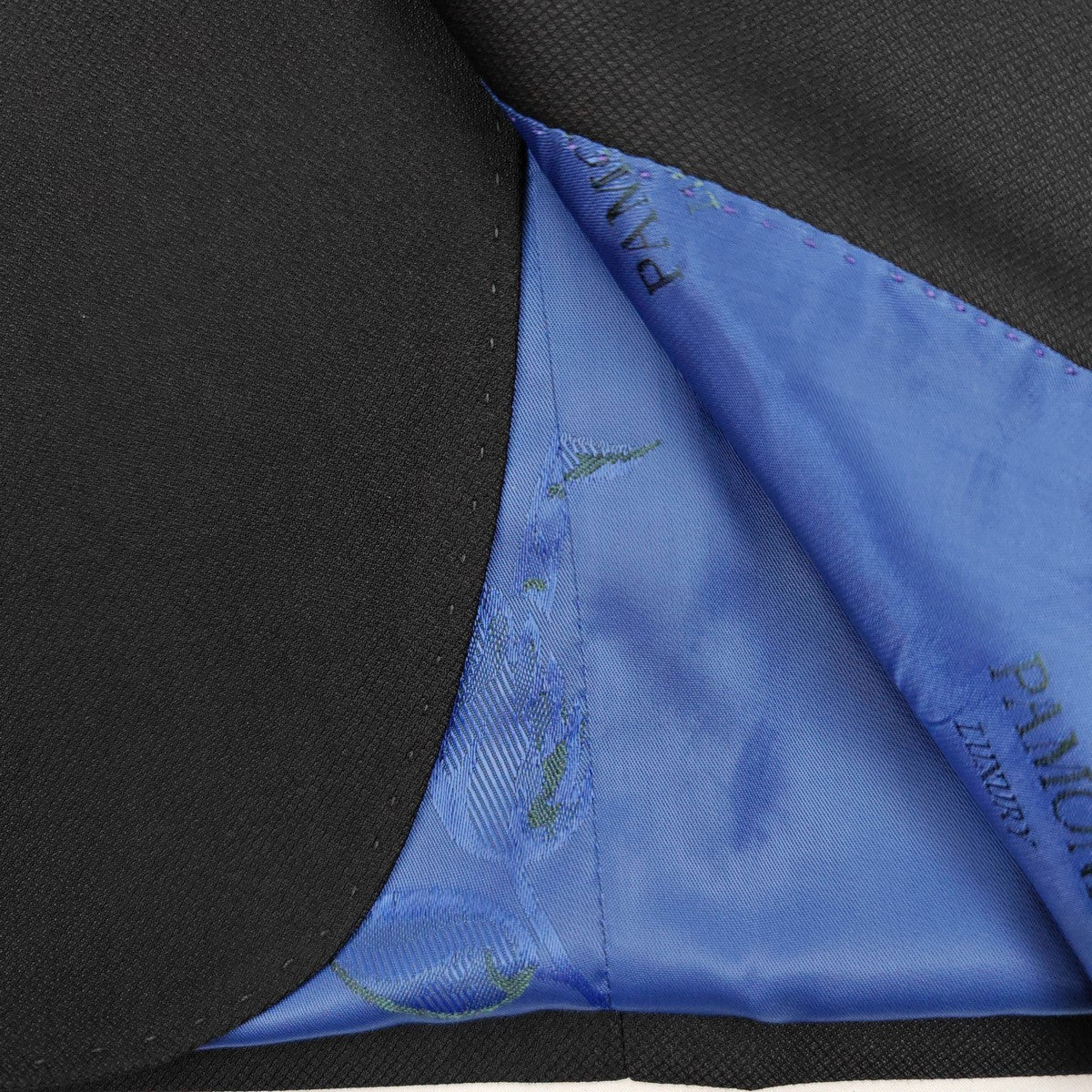 Svart tredelad kostym i slim fit
