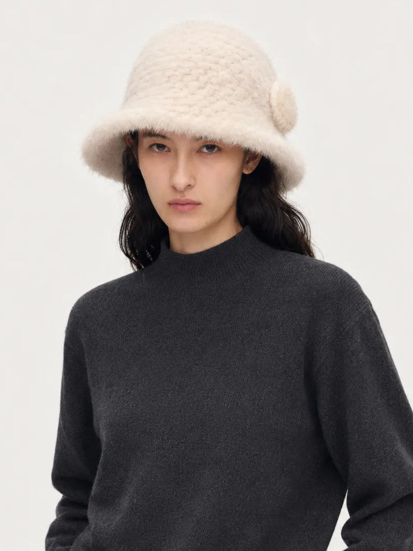 Chapeau cloche en fourrure de vison tissée pour femme avec fleur de camélia
