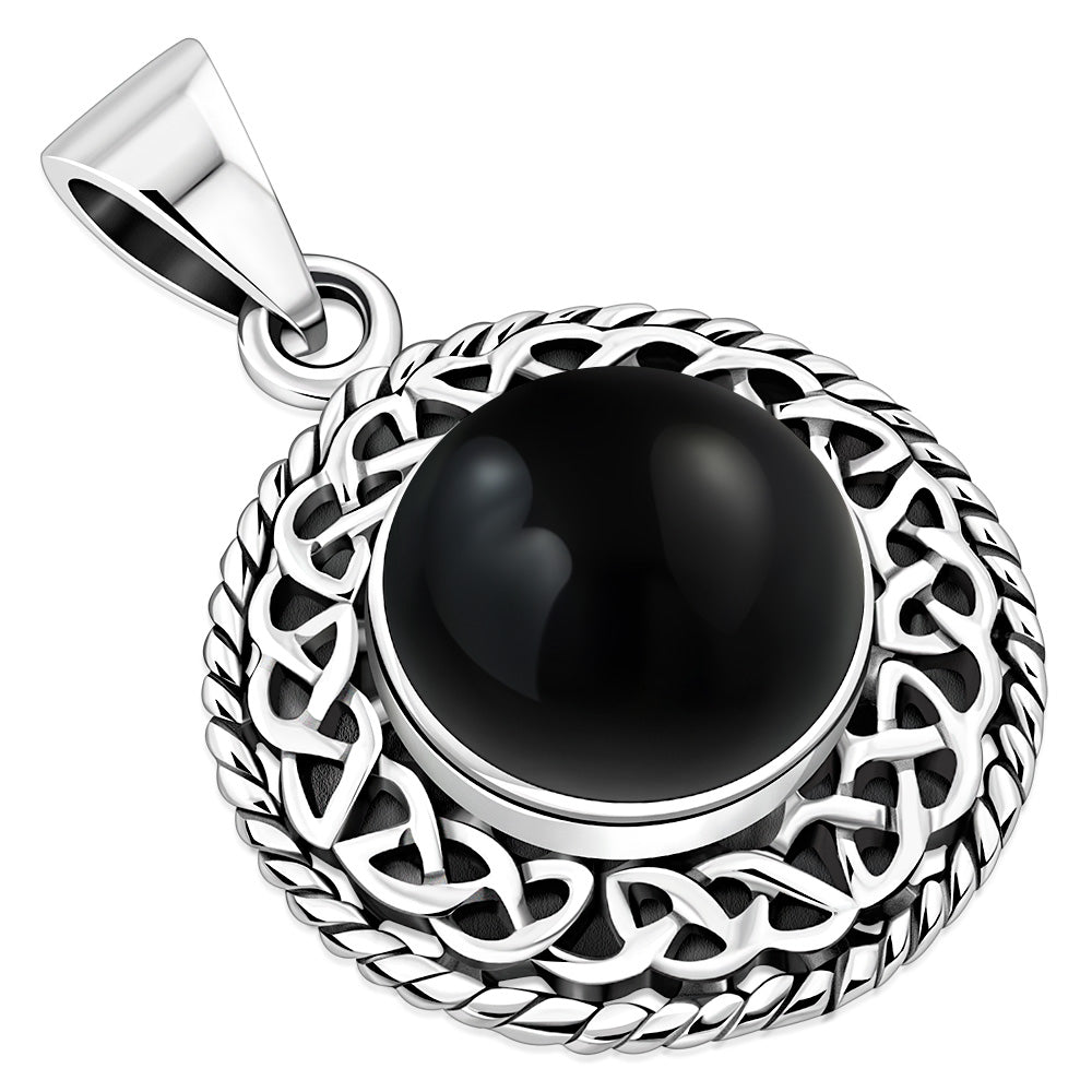 Colgante de plata con nudo celta y ónice negro redondo