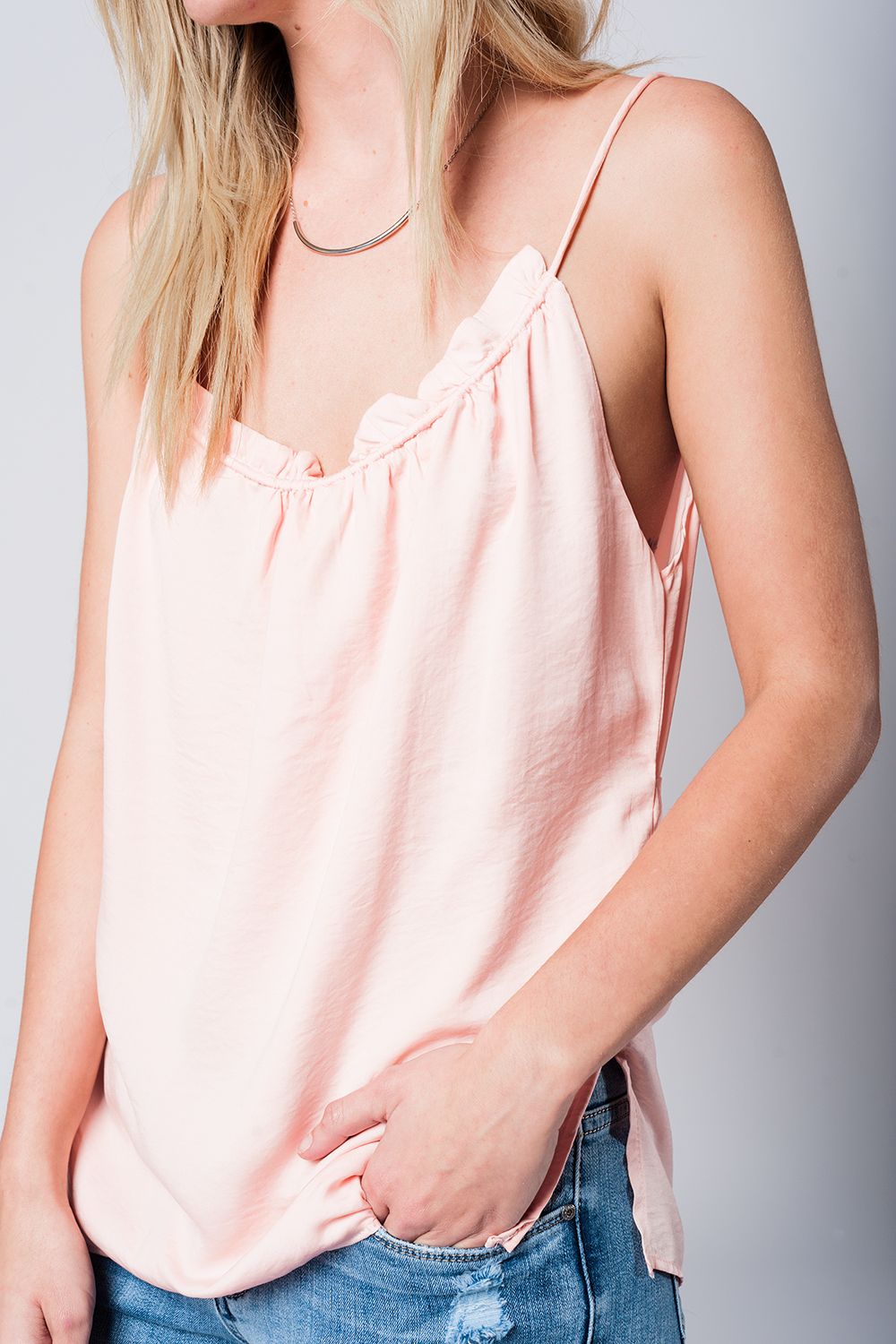 Top rosa con detalle de espalda descubierta