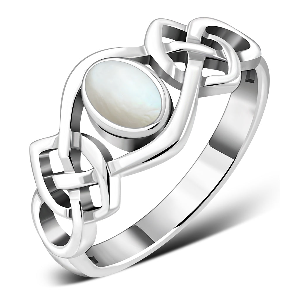 Keltisk silverring med pärlemor (snäcka)