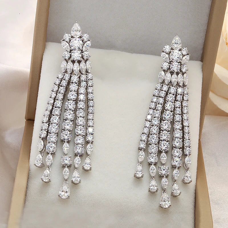 Pendientes de borla de moissanita en oro blanco de 10K AEAW para mujer, joyería fina hecha a mano para regalo de compromiso, novia o fiesta, nuevo