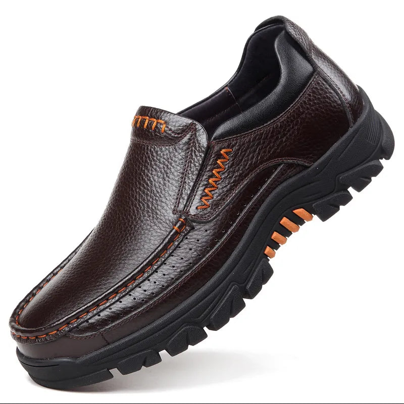 Äkta läderskor för män, brogues i mjukt koläder, vardagsskor för män, nya herrskor, svarta/bruna, slip-on A2088