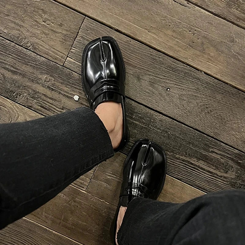 Luxury Couple Shoes Loafer for Men Women Designer Split Toe Casual Leather Shoes Sneakers Fashion Korean Version Trend Shoes New