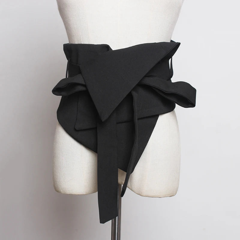 [EAM] Schwarzer asymmetrischer Stoffgürtel mit Schleife und Bandage, breiter Gürtel, Persönlichkeit, Damen, neue Mode, Trend, All-Match, Frühling/Herbst 2026 1A778