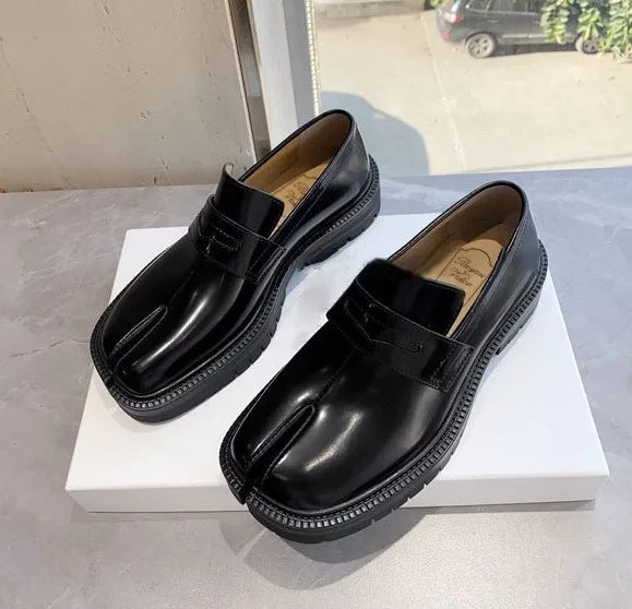 Luxury Couple Shoes Loafer for Men Women Designer Split Toe Casual Leather Shoes Sneakers Fashion Korean Version Trend Shoes New