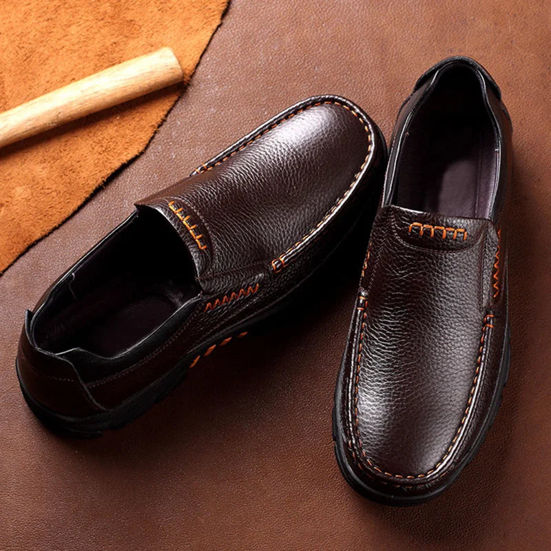 Äkta läderskor för män, brogues i mjukt koläder, vardagsskor för män, nya herrskor, svarta/bruna, slip-on A2088