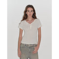 Camiseta ajustada de cuello henley "Simple Advent" de fina lana australiana agradable al tacto