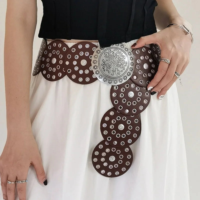 Cinturón de mezclilla estilo vaquero para mujer, metal de alta calidad, hueco, tendencia para damas, cintura ancha, vintage, personalizado, redondo, DT148