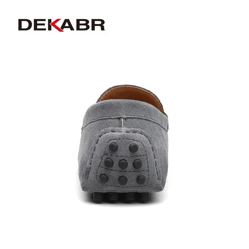 Mocasines de verano estilo moda marca DEKABR, zapatos tipo loafer para hombre de piel auténtica de alta calidad, zapatos planos tipo gommino para conducir.