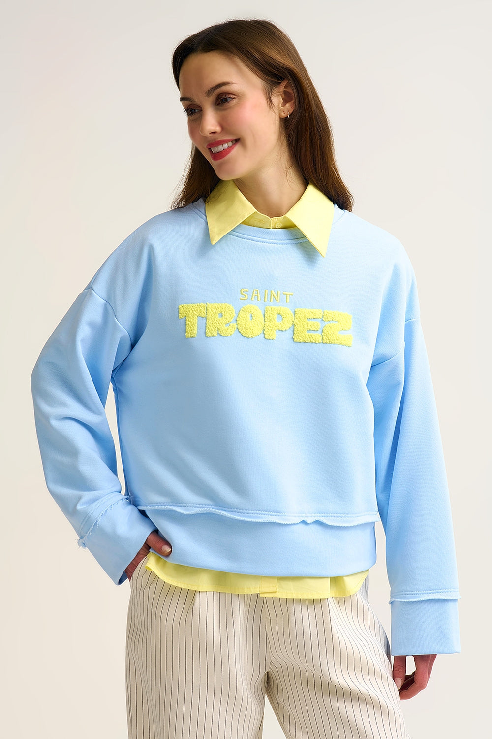 Błękitna bluza z haftem Saint Tropez