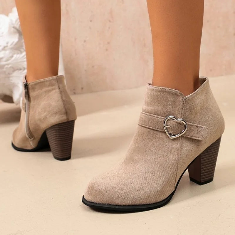 Botines de mujer efecto gamuza, punta redonda, tacón cuadrado y cremallera lateral