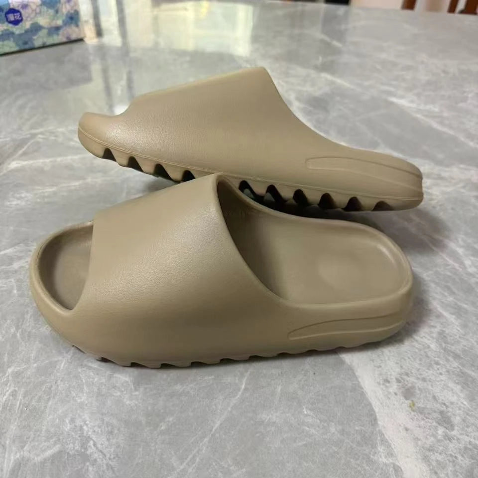 2026 Thick Sole Slippers Men Women Soft Bottom Indoor Home Slides Sandals Light Beach Shoes for Men Platform Slippers Flip Flops