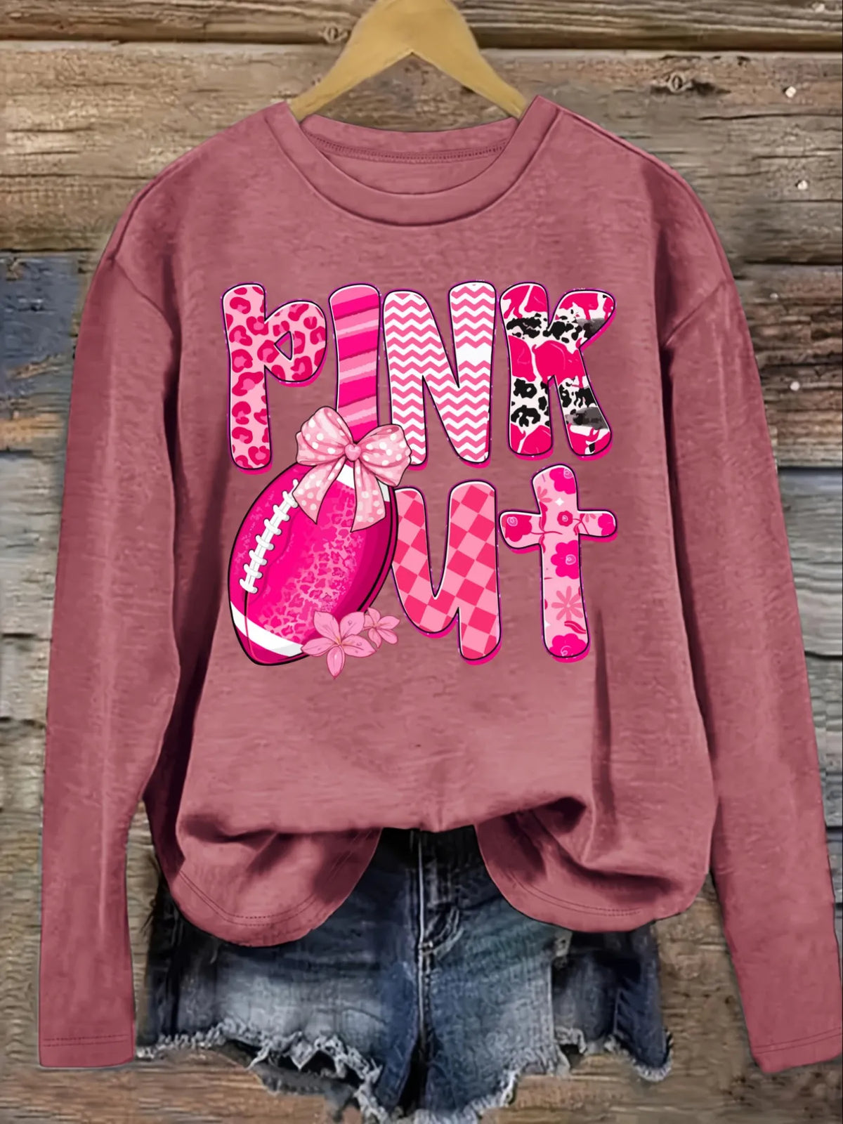 Women's Casual Long Sleeve Crew Neck T-Shirt Pink Out Football Pattern Print Design, Round Neck Women's Clothing, Machine Washable, Slightly Elastic, Loose Fit, Spring Autumn Winter Women's T-Shirt, Halloween Costume Outfit