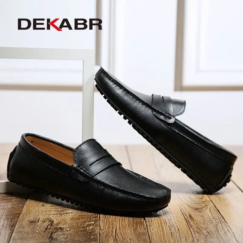 Mocasines DEKABR de talla grande 38~49 para hombre, zapatos náuticos de moda en piel auténtica, calzado plano casual de marca para hombre