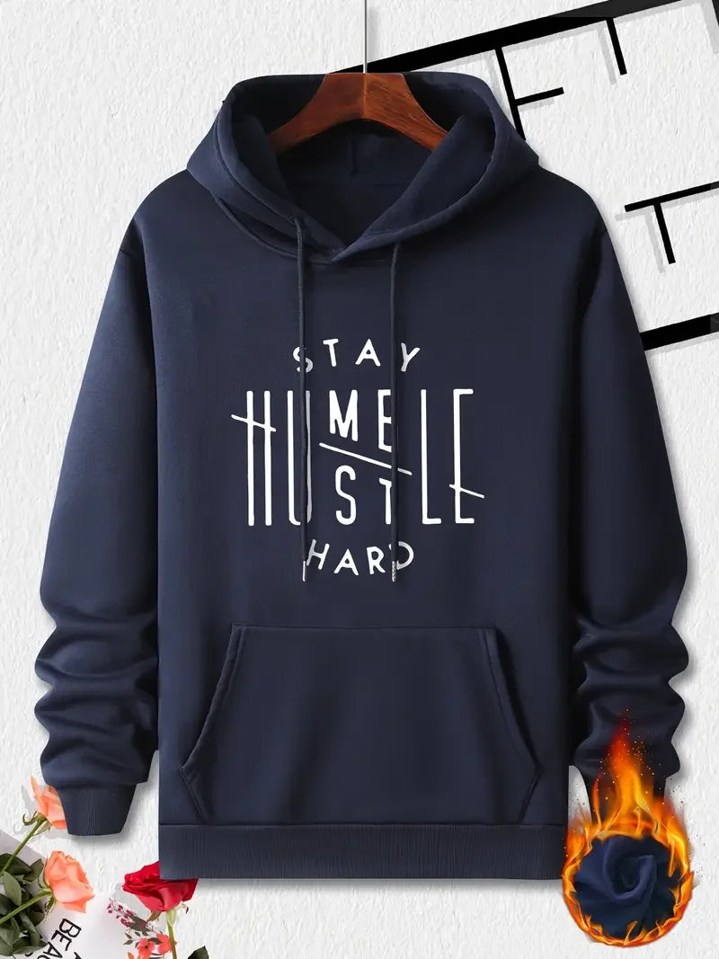 Inspirerande hoodie för män - "Stay Humble"-mönstrad avslappnad streetstyle-huvtröja, vardagsmode med lång ärm