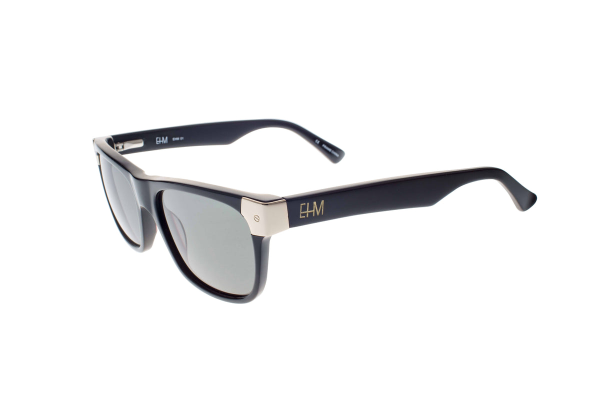 Shiny Black With Gold Tone Metal Wayfarers