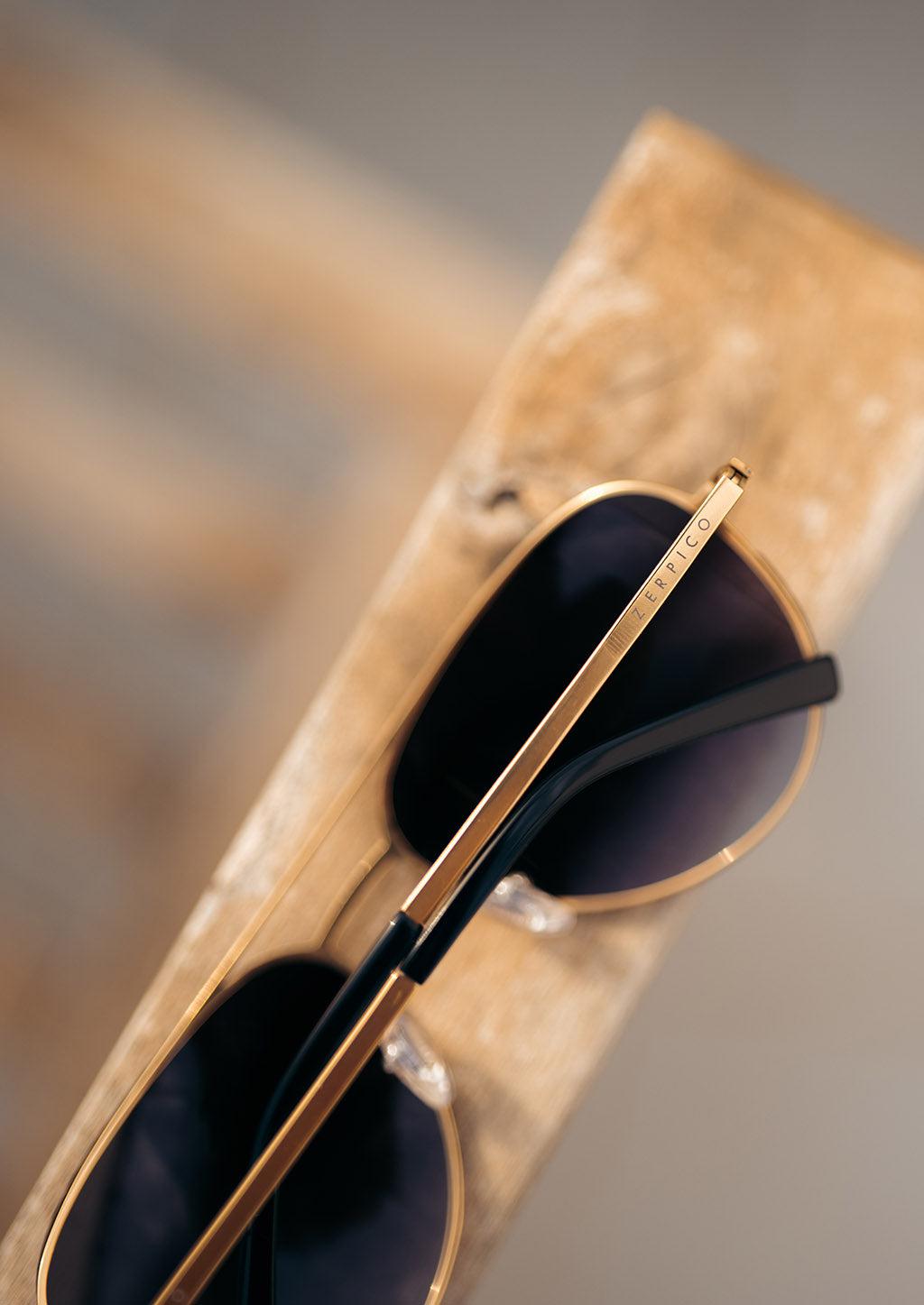 Gafas de sol aviador de titanio - V2 - Bañadas en ORO de 24K
