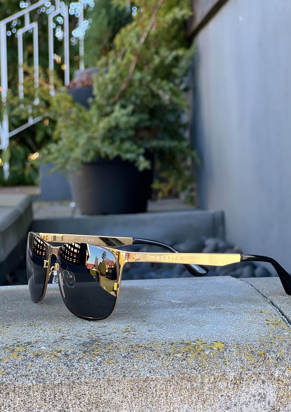 Gafas de sol Wayfarer de titanio - V2 - Chapadas en oro de 24K