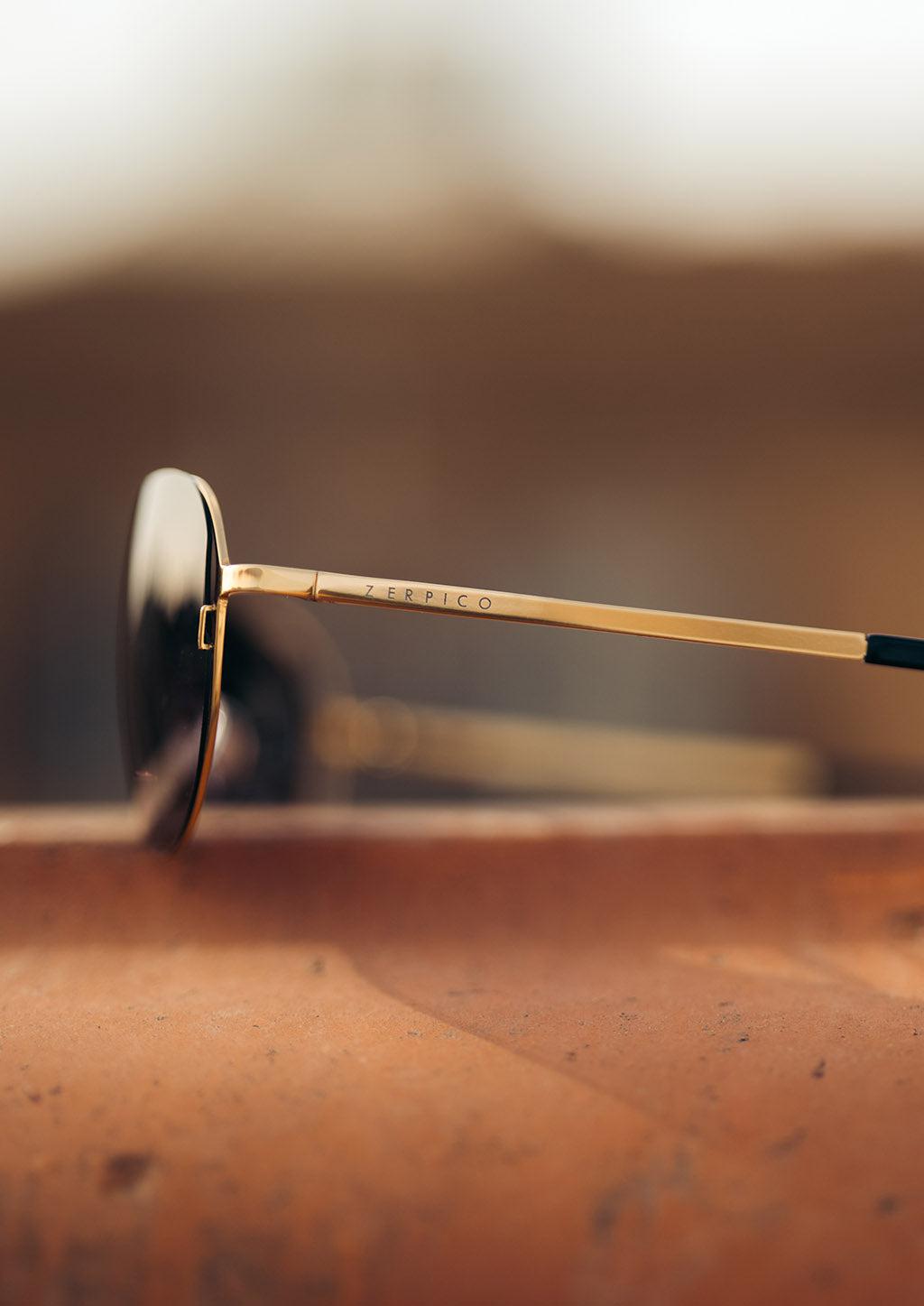 Gafas de sol aviador de titanio - V2 - Bañadas en ORO de 24K