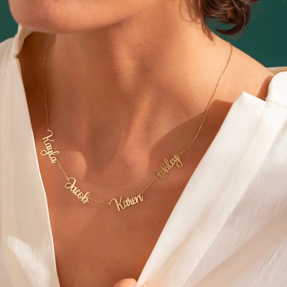 Namnhalsband med flera namn - Personligt namnhalsband