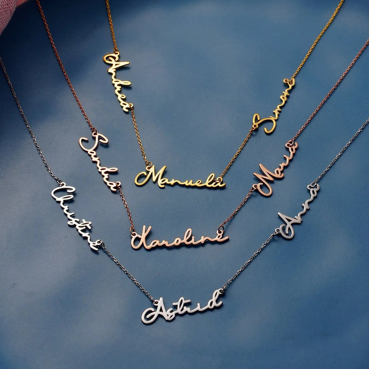 Namnhalsband med flera namn - Personligt namnhalsband
