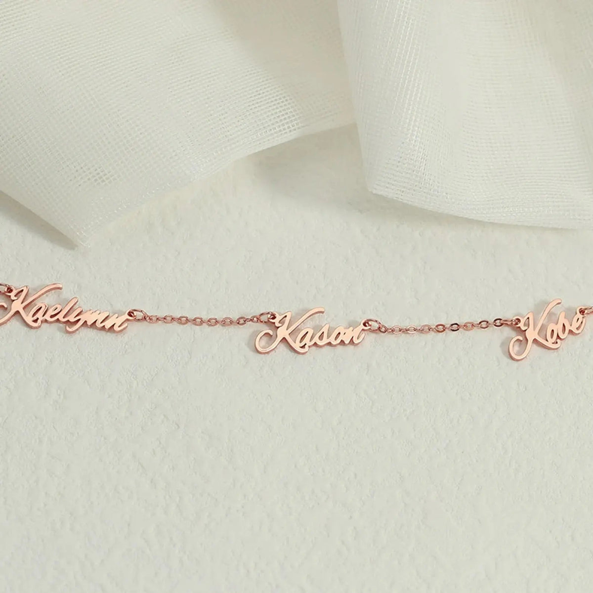 Namnhalsband med flera namn - Personligt namnhalsband
