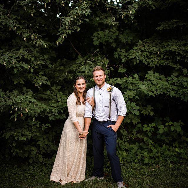 Vestido de novia de encaje con cuello cruzado #1124