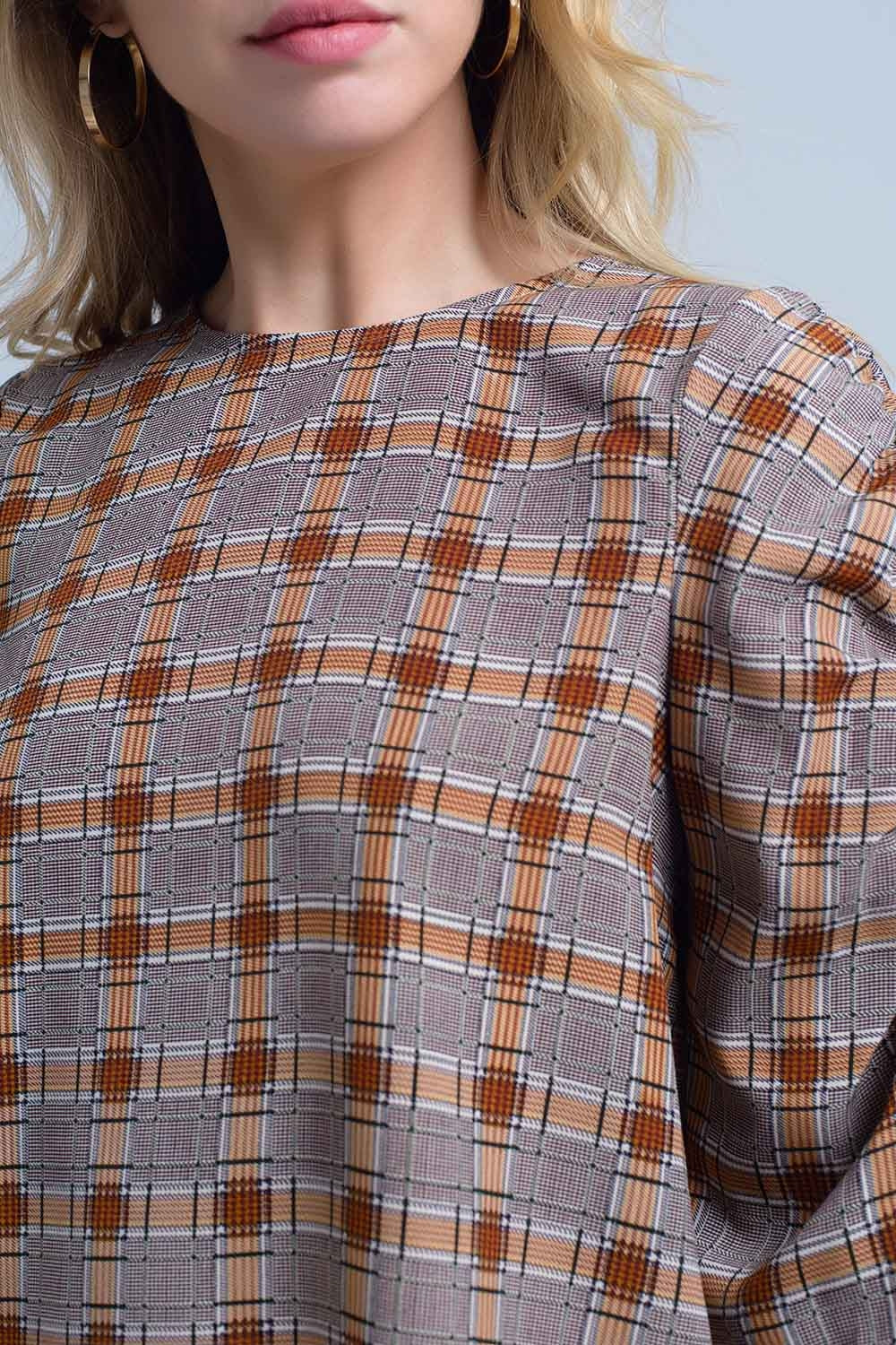 Top marrón con estampado de cuadros