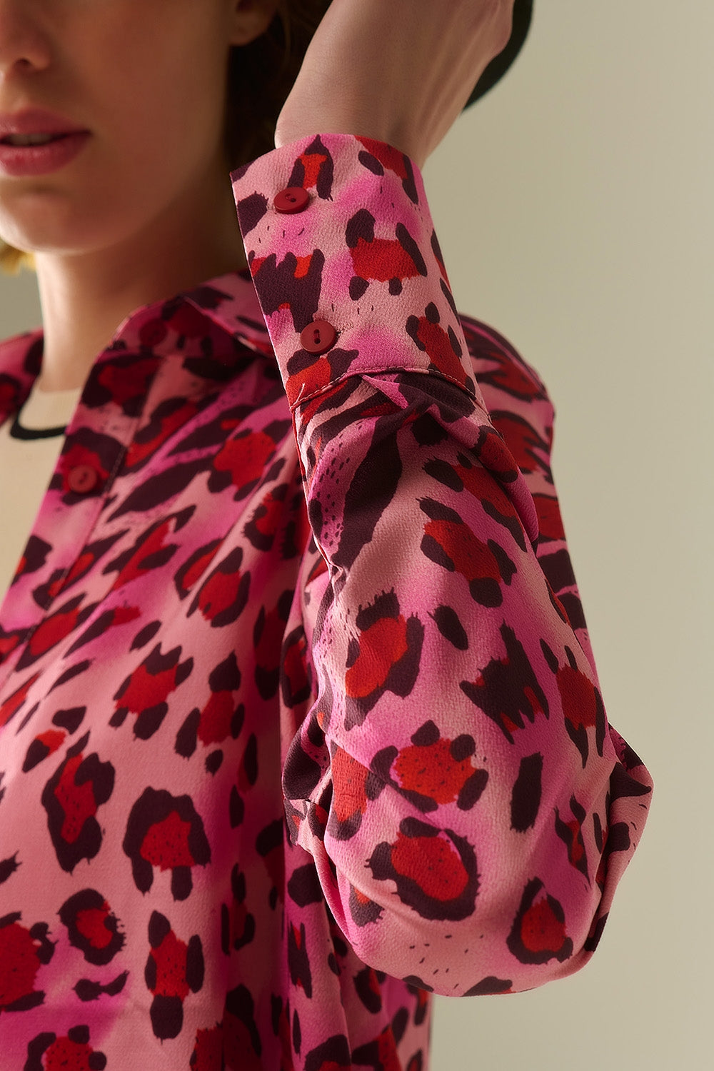 Buttoned Shirt in Fuchsia Leopard Print