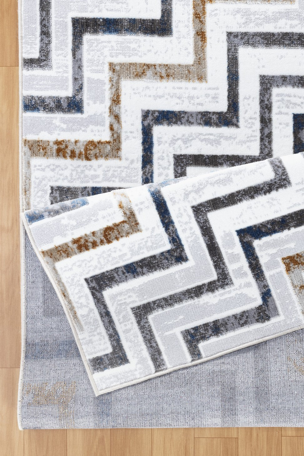 Nova GC_SOH9005 Multi 2 Ft. 7 In. X 7 Ft. Area Rug