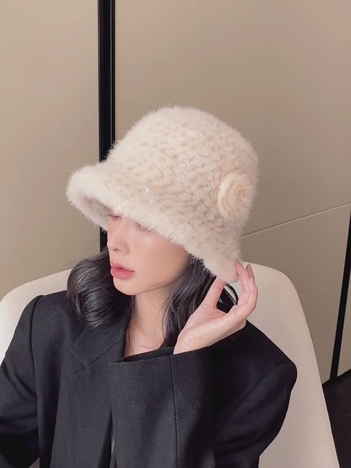Chapeau cloche en fourrure de vison tissée pour femme avec fleur de camélia