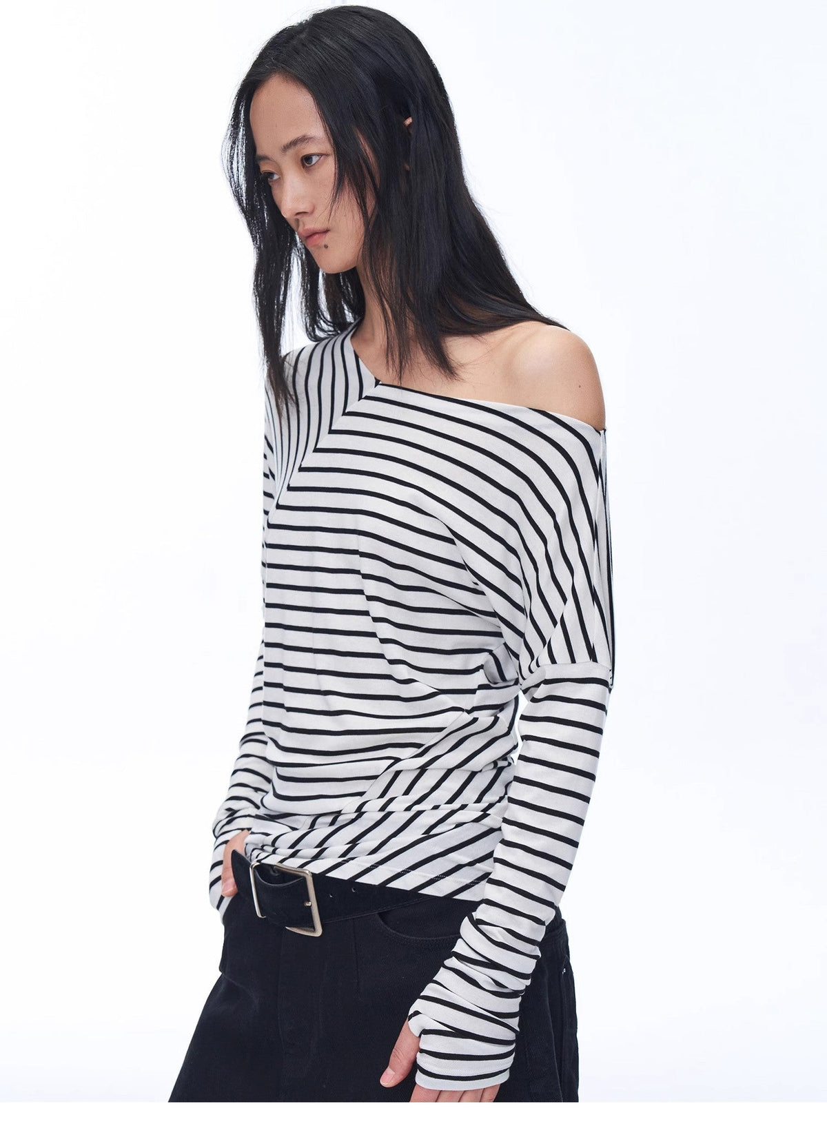 Camiseta a rayas de moda con hombros descubiertos, mezcla de lyocell Tencel y lana, con drapeado y diseño de patchwork "Líneas de Picasso"