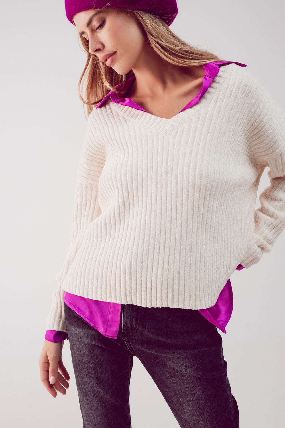 Dzianinowy sweter z szenili w kolorze kremowym