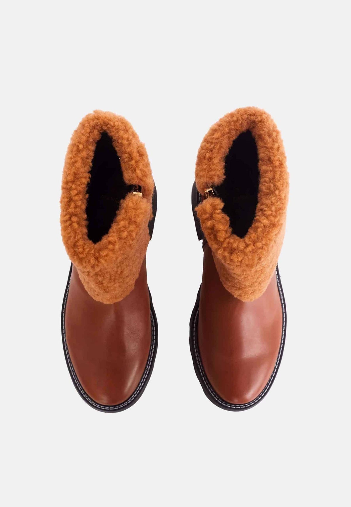 Andira ankelboots i svart läder – fårskinnsdetalj, 5 cm blockklack
