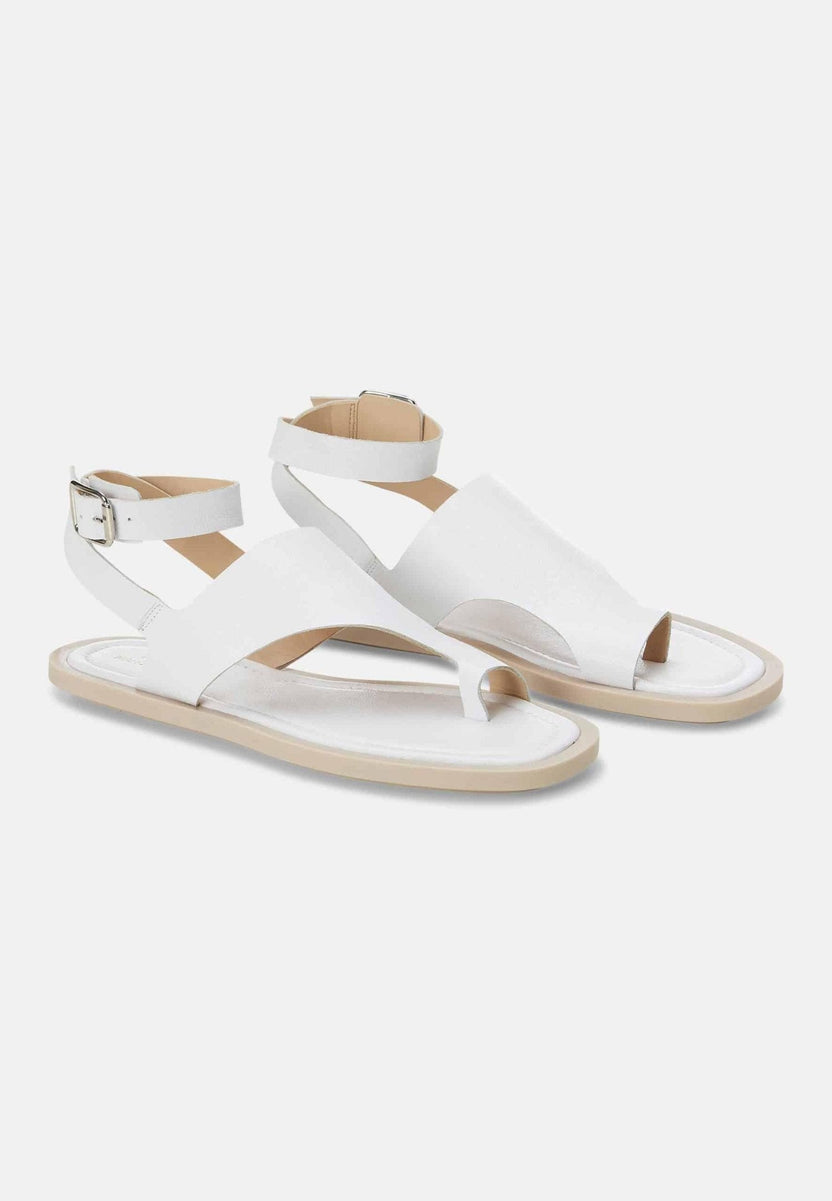 Paineira White Leather Toe-Ring Flat Sandals